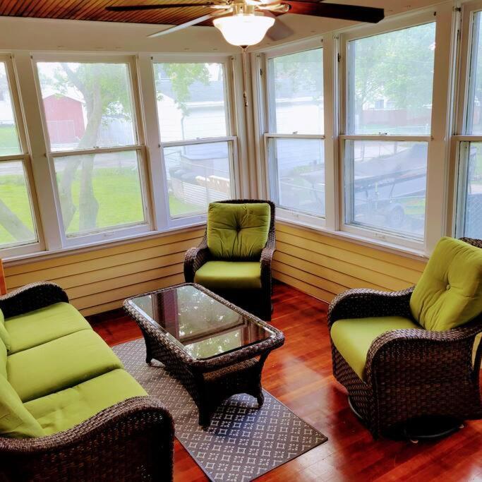 Charming Restored 1891 House Fort Atkinson Exterior foto